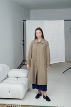 Load image into Gallery viewer, Burberry Trench Coat
